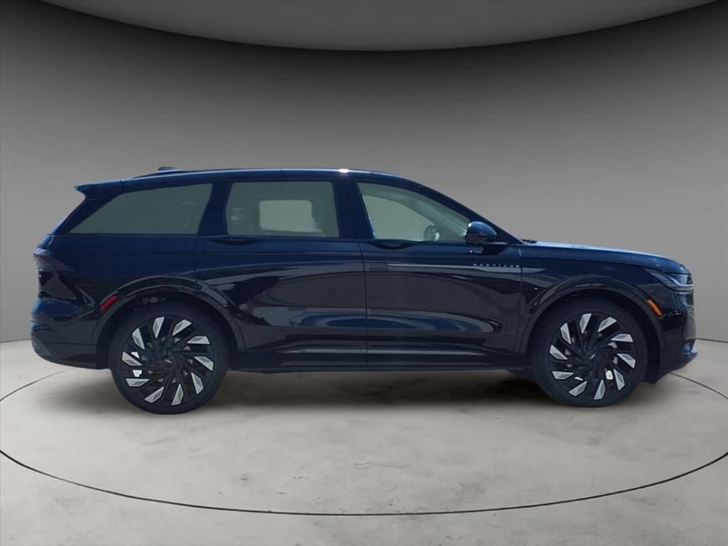 New 2025 Lincoln Nautilus Reserve w/ Jet Appearance Package AWD/4WD image 9