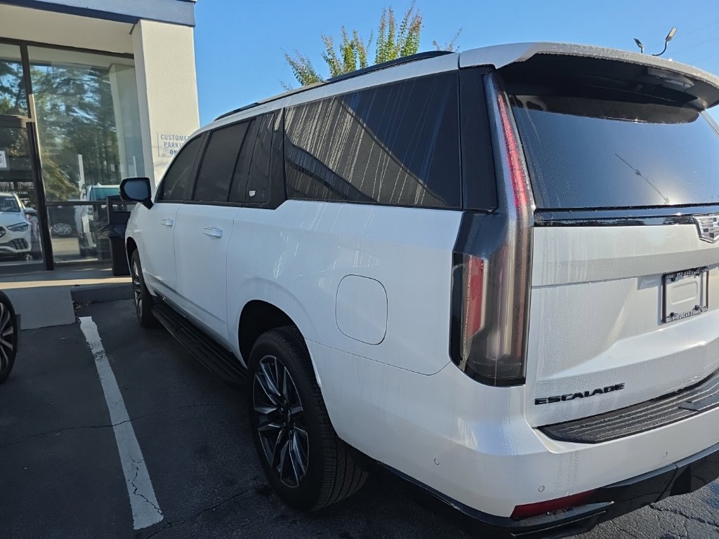 Used 2021 Cadillac Escalade ESV Sport Platinum AWD/4WD image 4