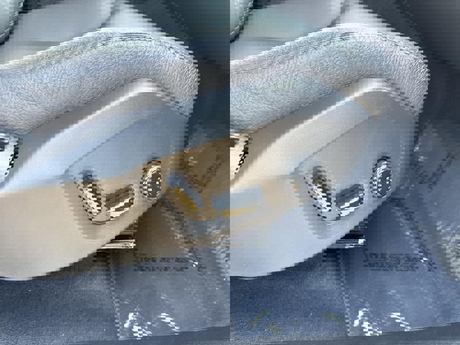 Used 2023 Volvo XC60 B5 Plus image 38