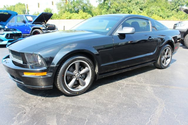 Used 2008 Ford Mustang GT Premium RWD image 2
