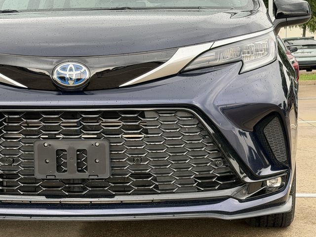 Used 2024 Toyota Sienna XSE FWD image 9