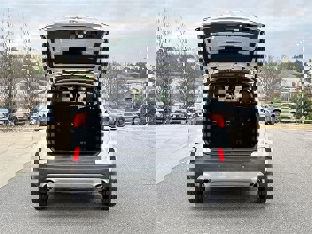 Used 2020 Ford Escape SEL image 12