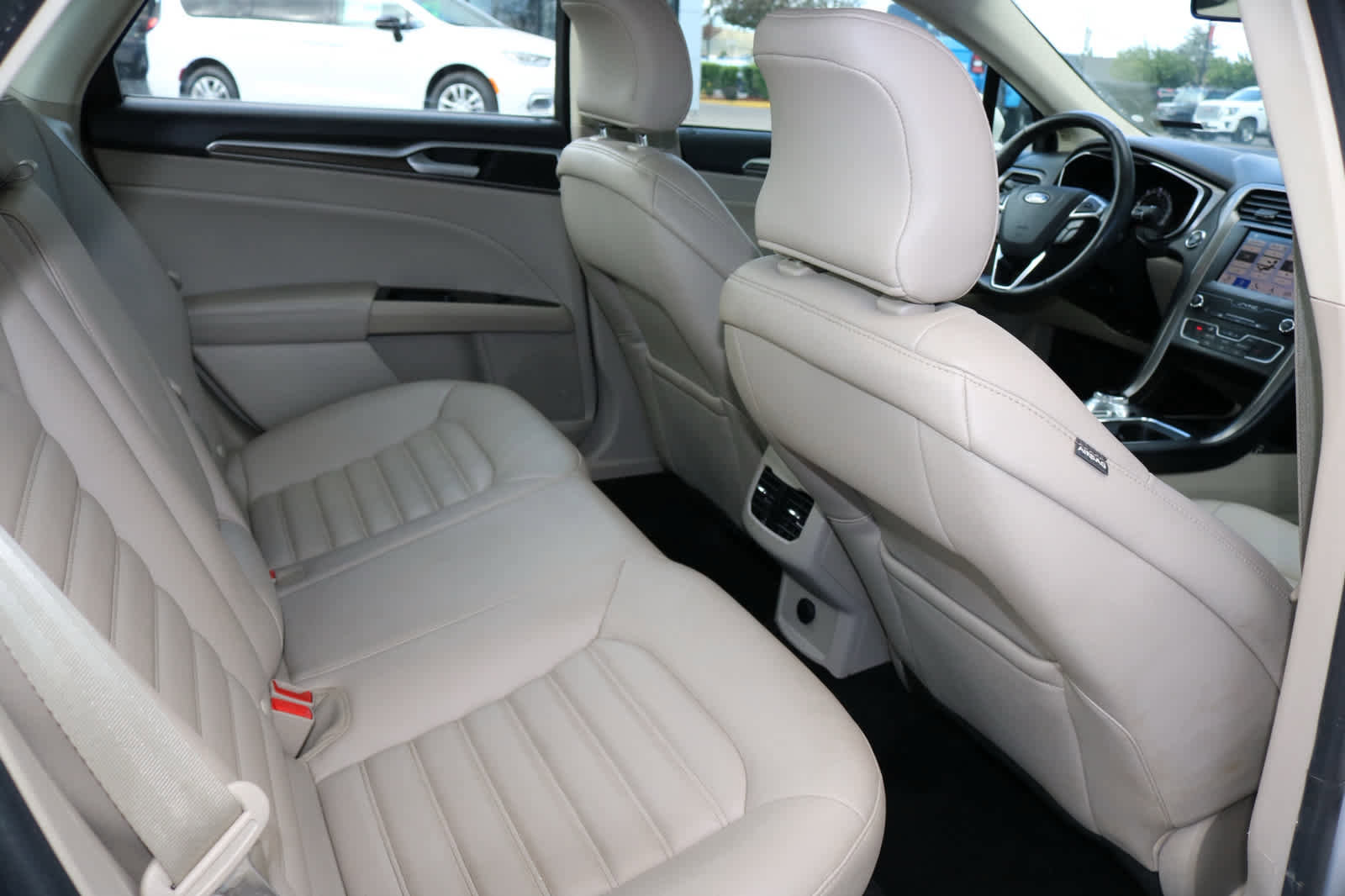 Used 2019 Ford Fusion SEL FWD image 23