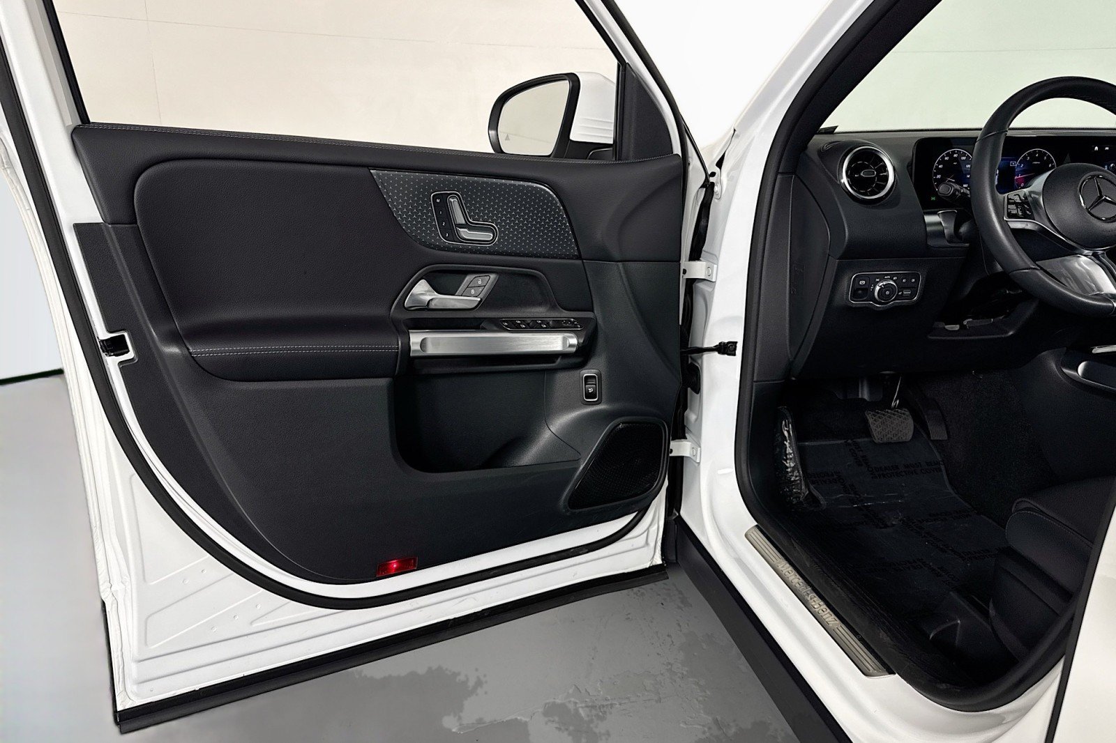 Certified 2026 Mercedes-Benz GLB 250 image 21