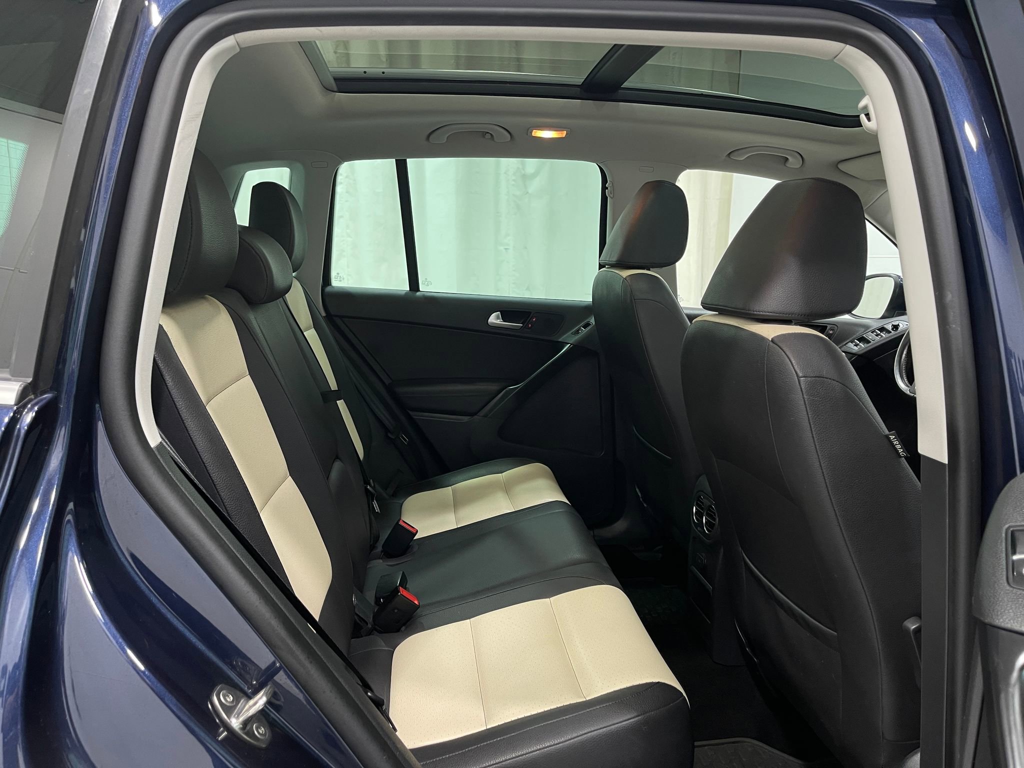 Used 2016 Volkswagen Tiguan SE image 30