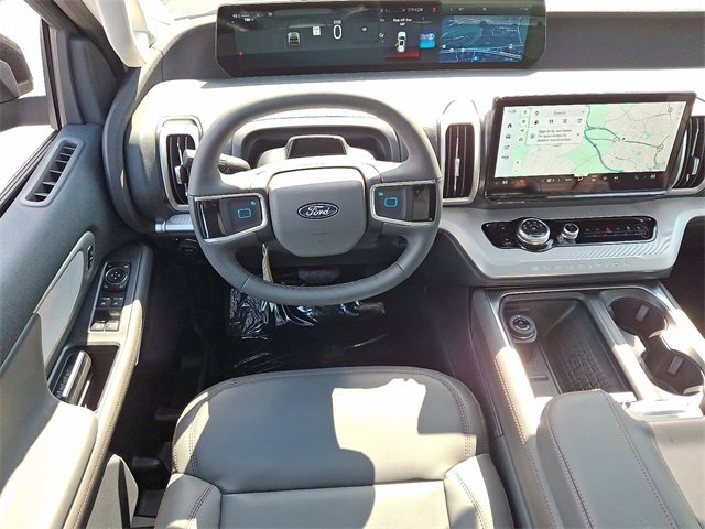 New 2025 Ford Expedition Active image 7