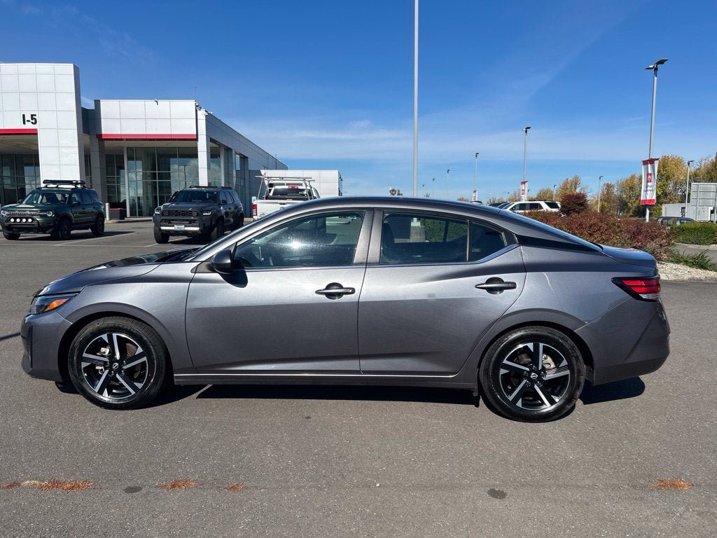 Used 2024 Nissan Sentra SV FWD image 9