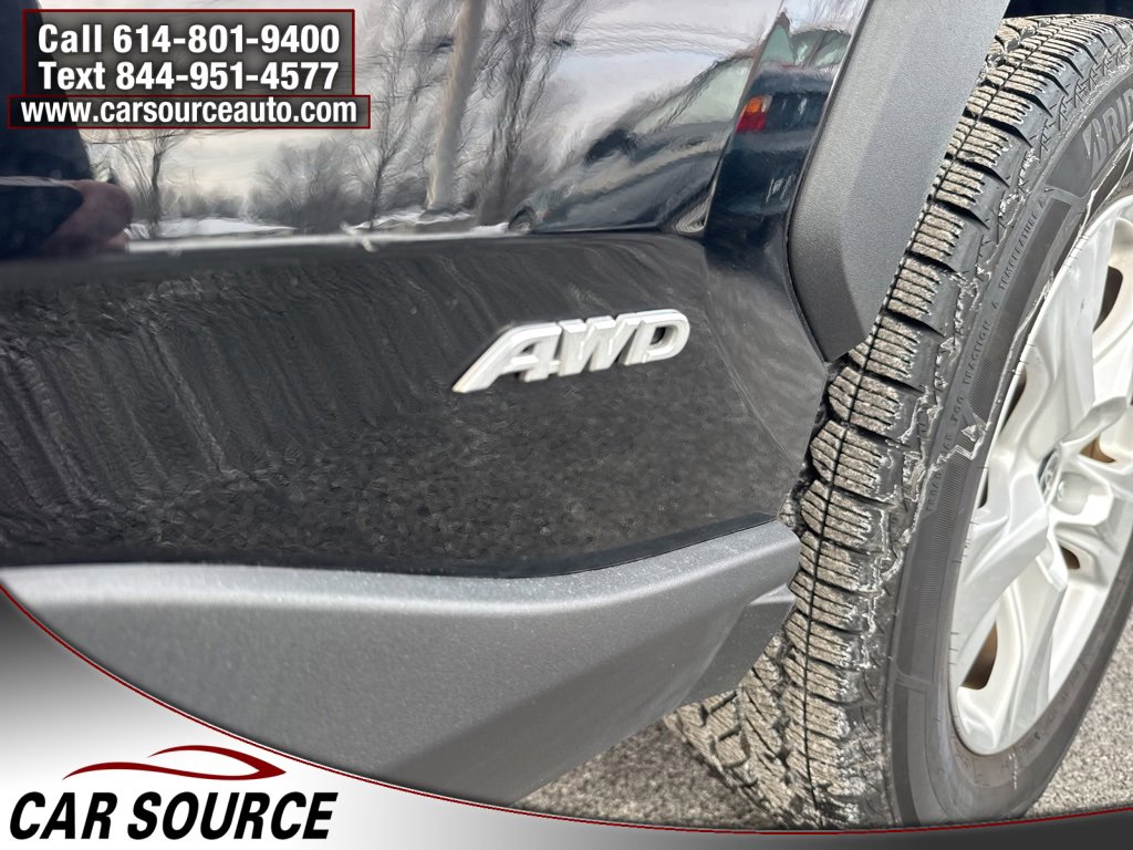 Used 2021 Toyota RAV4 XLE w/ Convenience Package image 5