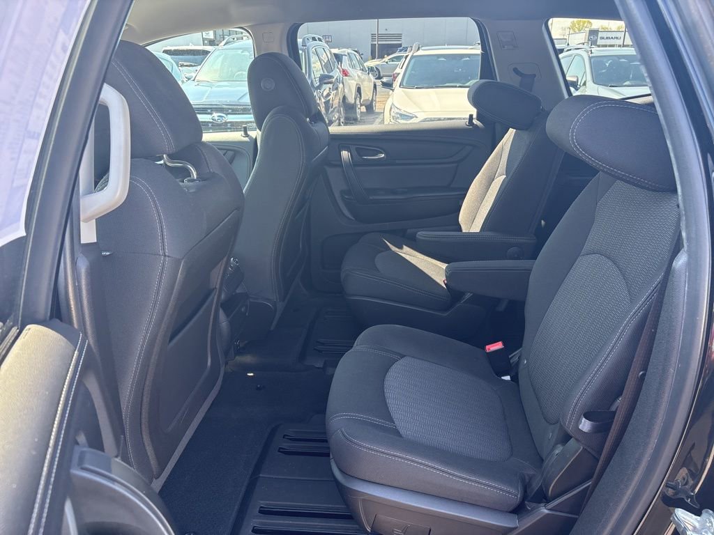 Used 2016 Chevrolet Traverse LT w/ Style and Technology Package FWD image 12