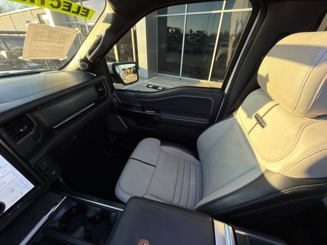 Used 2022 Ford F150 Lightning Platinum image 32