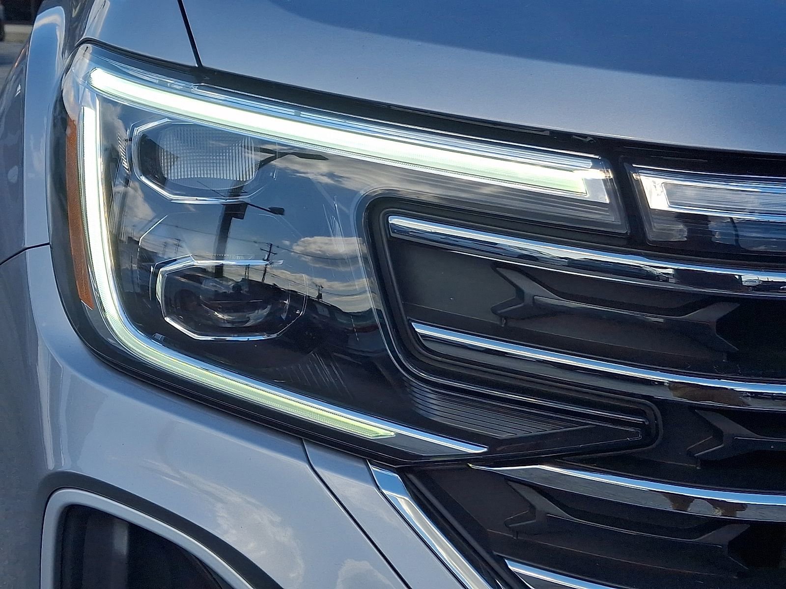 Used 2024 Volkswagen Atlas SE AWD/4WD image 9