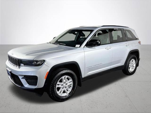 Certified 2025 Jeep Grand Cherokee Laredo w/ MOPAR Finishing Package AWD/4WD image 2