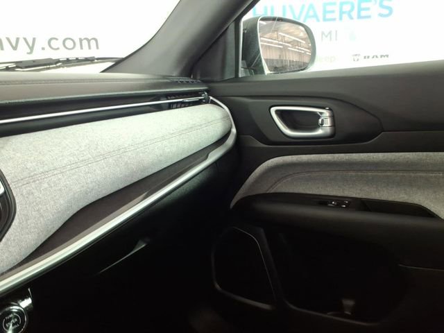 Used 2023 Jeep Compass Latitude image 25