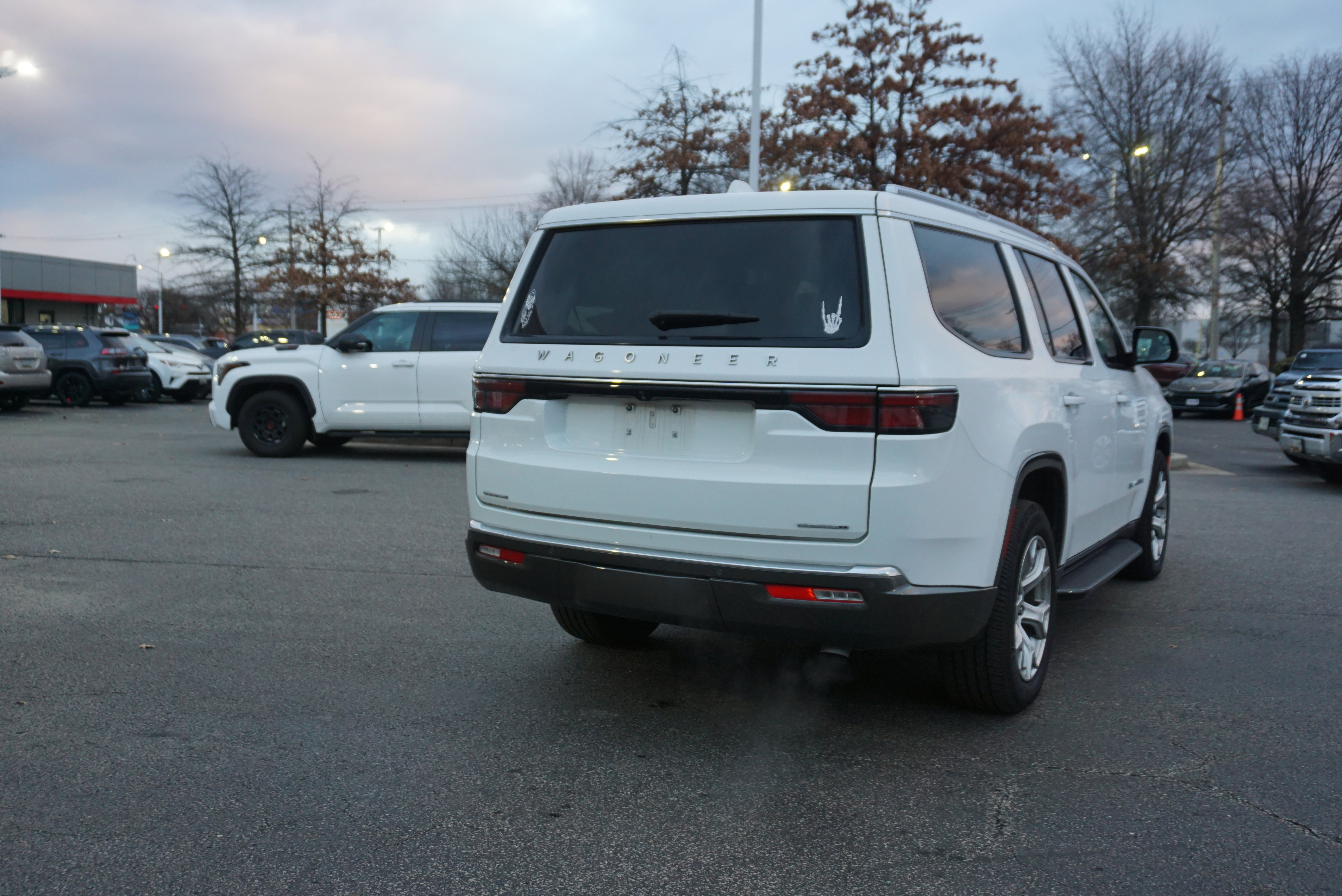 Used 2022 Jeep Wagoneer Series II image 4