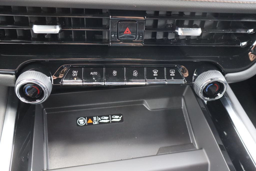 New 2026 Chevrolet Tahoe High Country AWD/4WD image 13