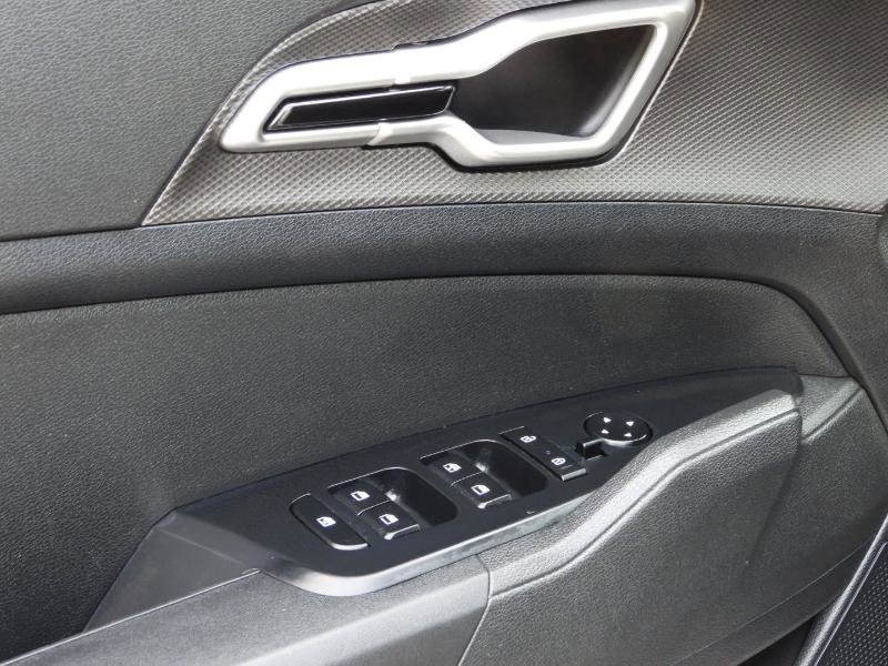 Used 2023 Kia Sportage LX image 36