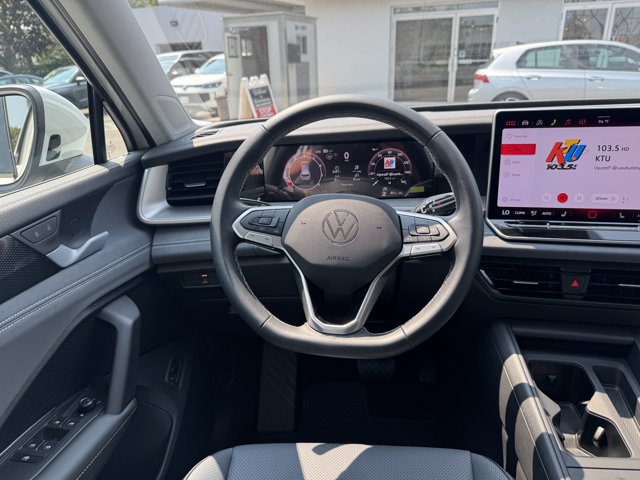 Used 2026 Volkswagen Tiguan SE AWD/4WD image 15
