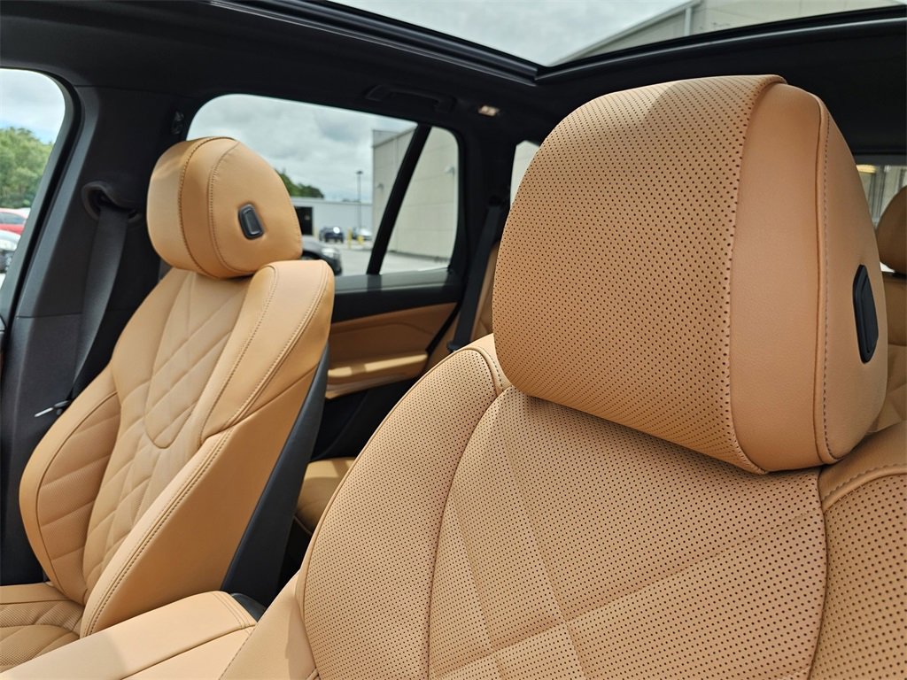 Used 2026 BMW X5 sDrive40i w/ Parking Assistance Package image 17