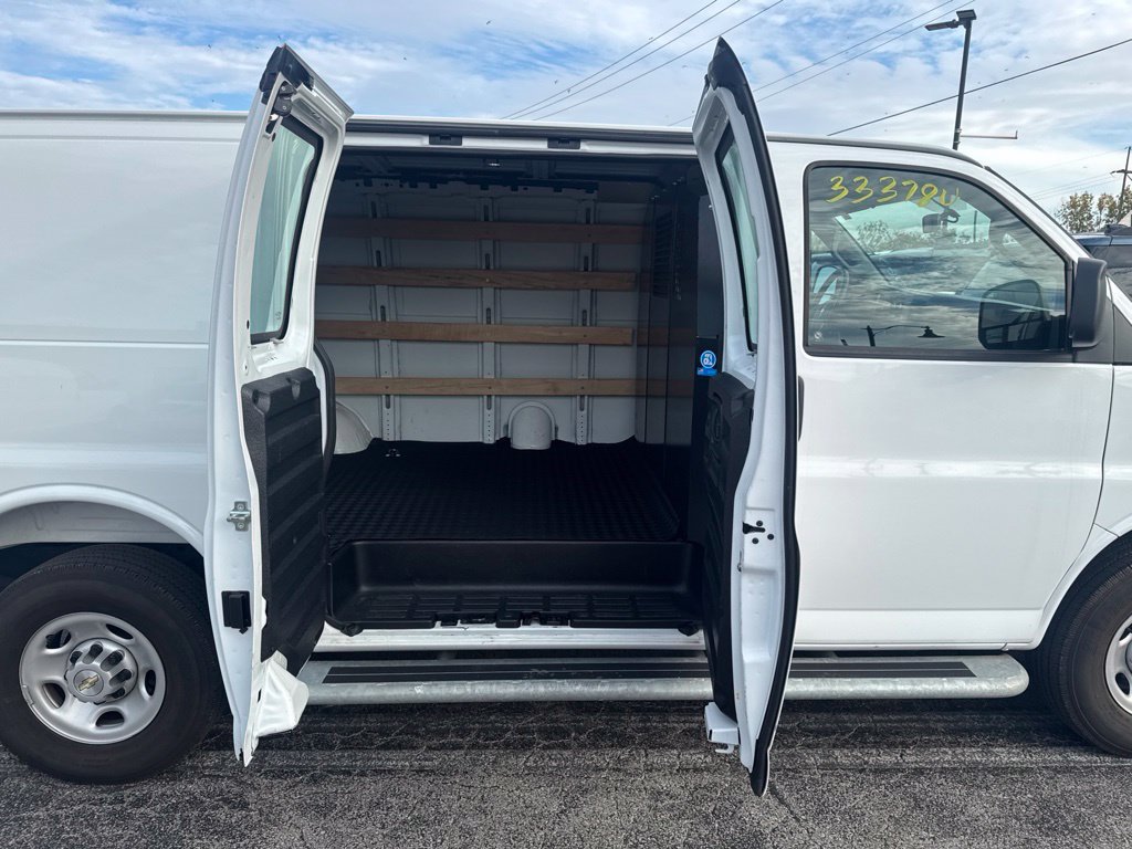 Used 2025 Chevrolet Express 2500 w/ Driver Convenience Package RWD image 22