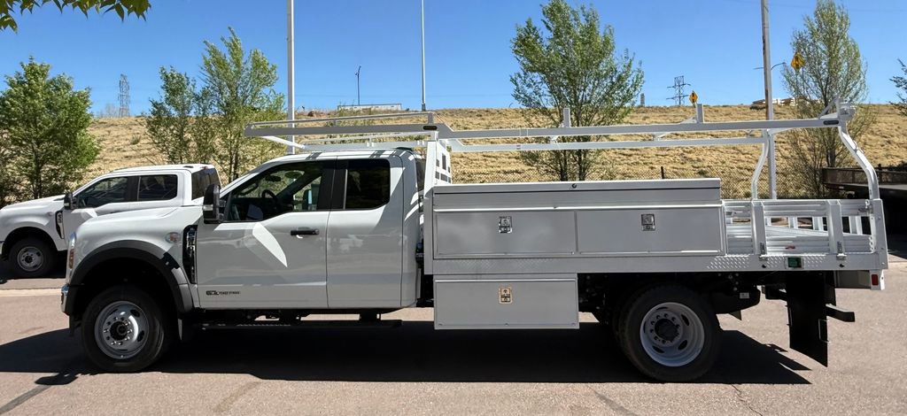 New 2025 Ford F550 4x4 Supercab Super Duty image 4