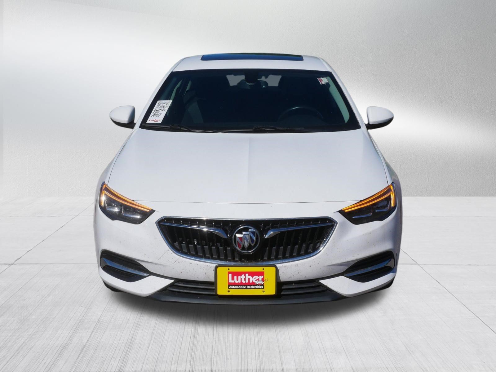 Used 2018 Buick Regal Preferred w/ Driver Confidence Package #1 FWD image 2