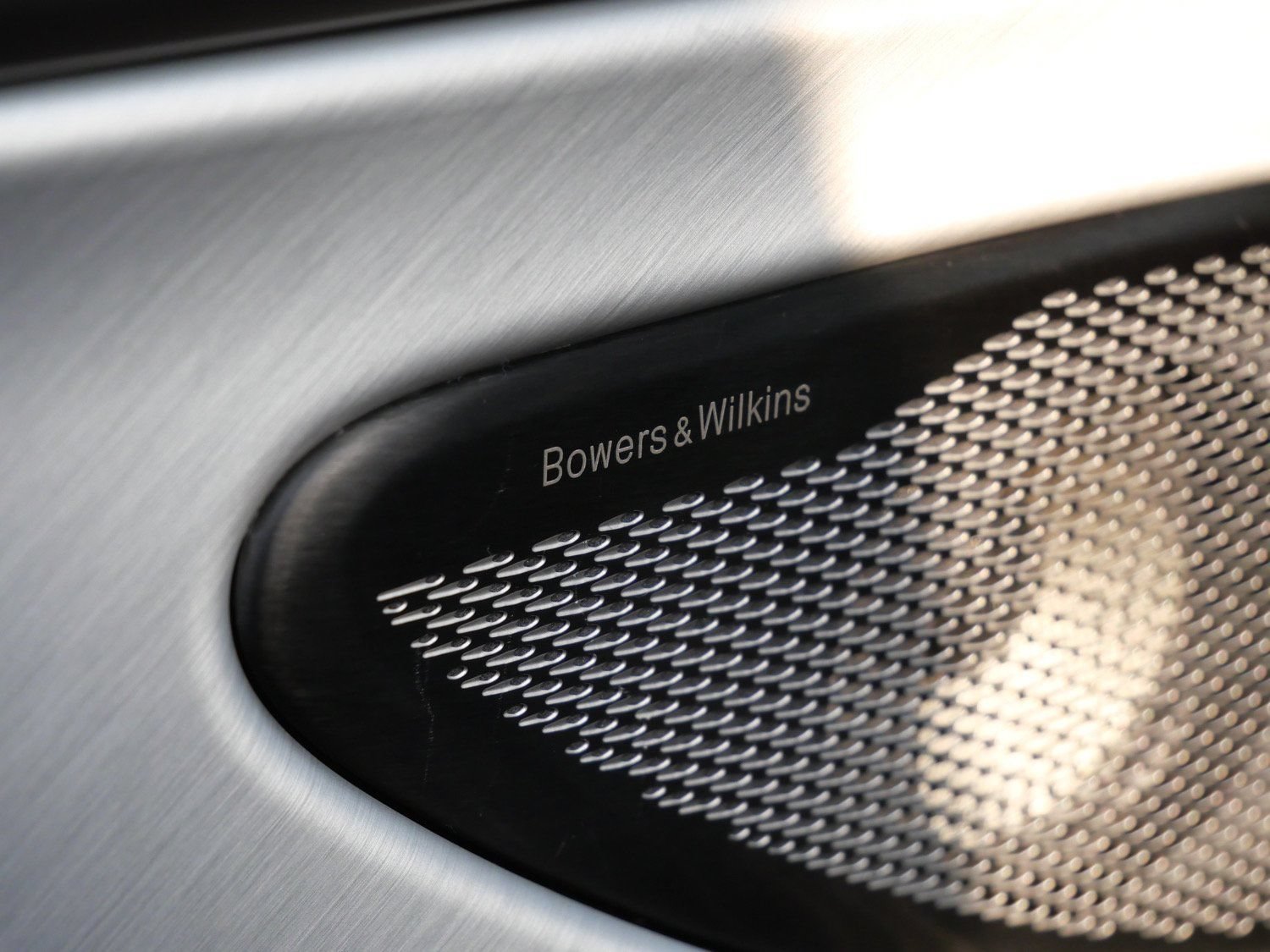 New 2026 Aston Martin Vanquish Convertible RWD image 21