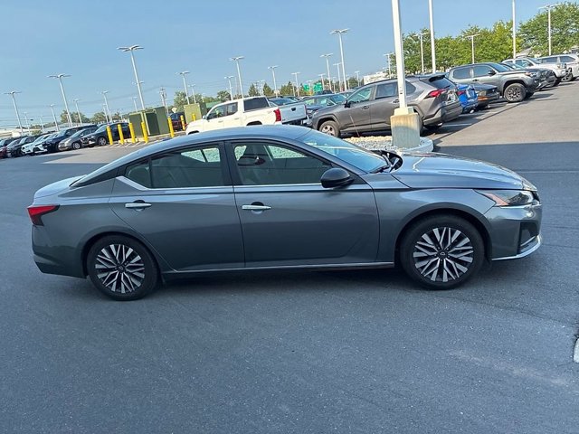 Used 2024 Nissan Altima 2.5 SV FWD image 4
