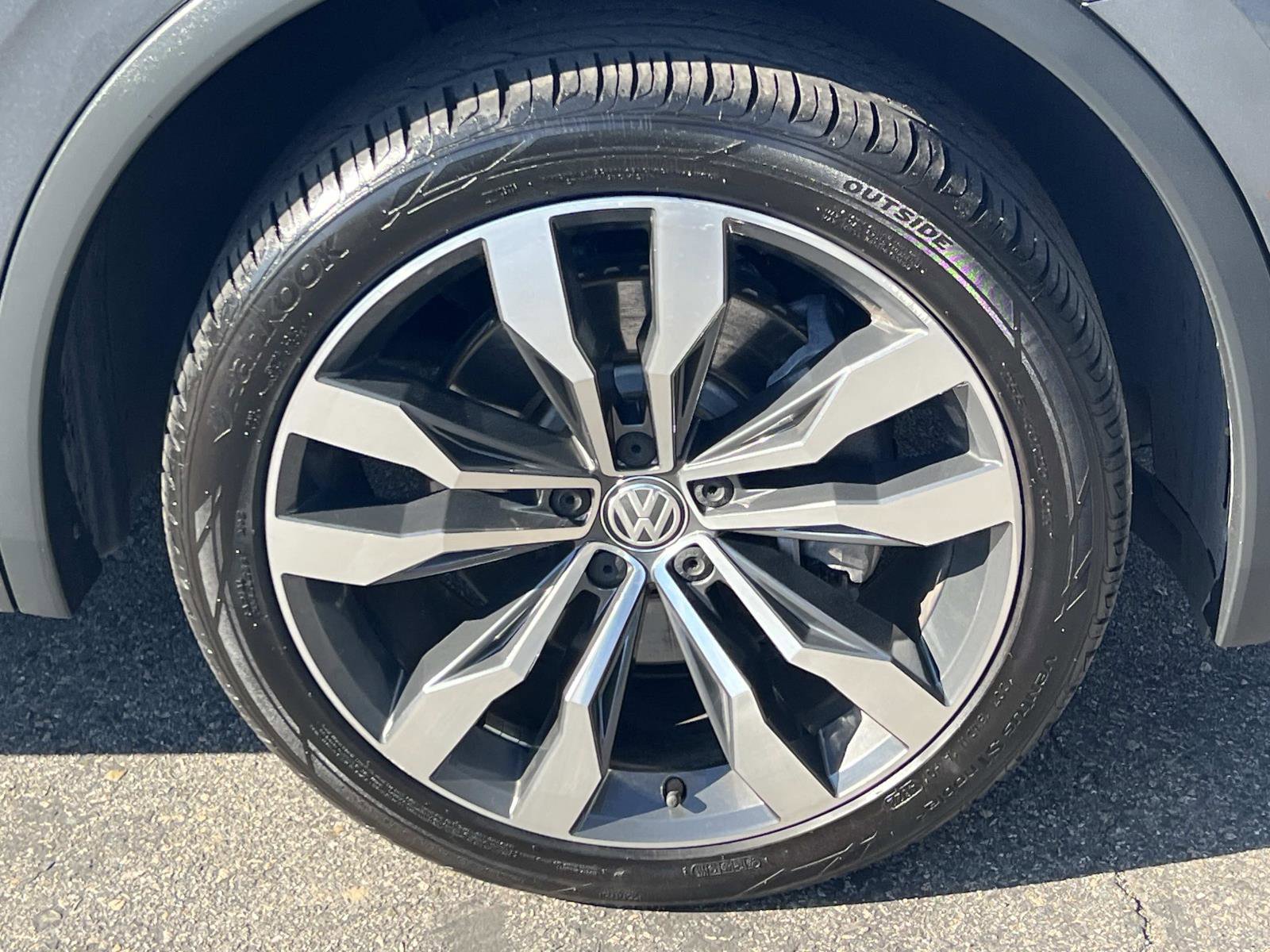 Used 2021 Volkswagen Tiguan SEL Premium R-Line image 31