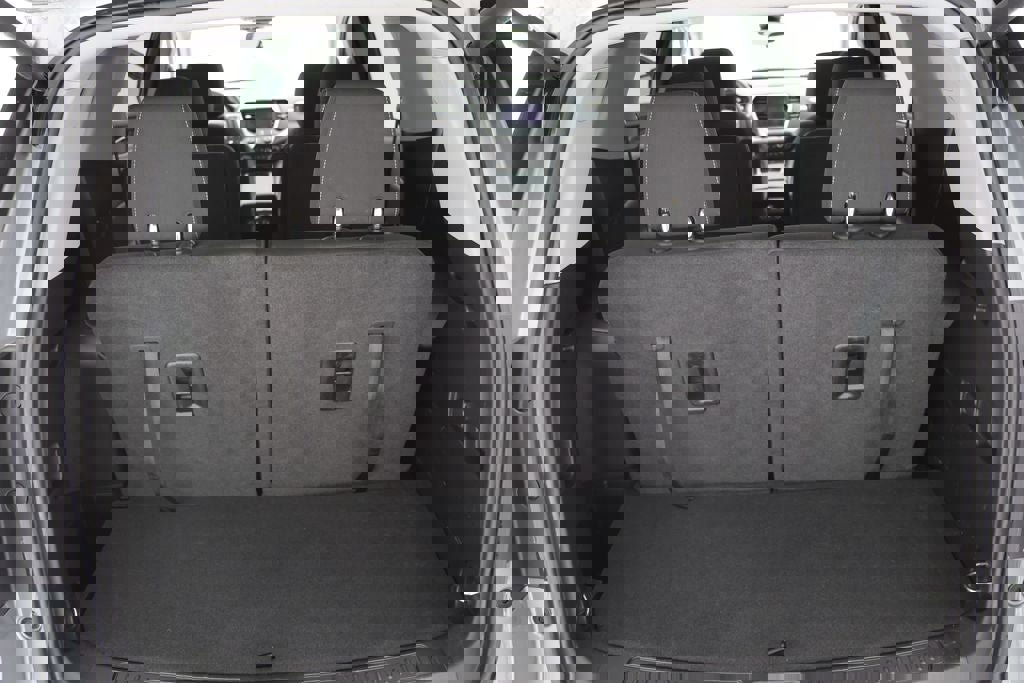 Used 2023 GMC Acadia SLE w/ Driver Convenience Package image 28