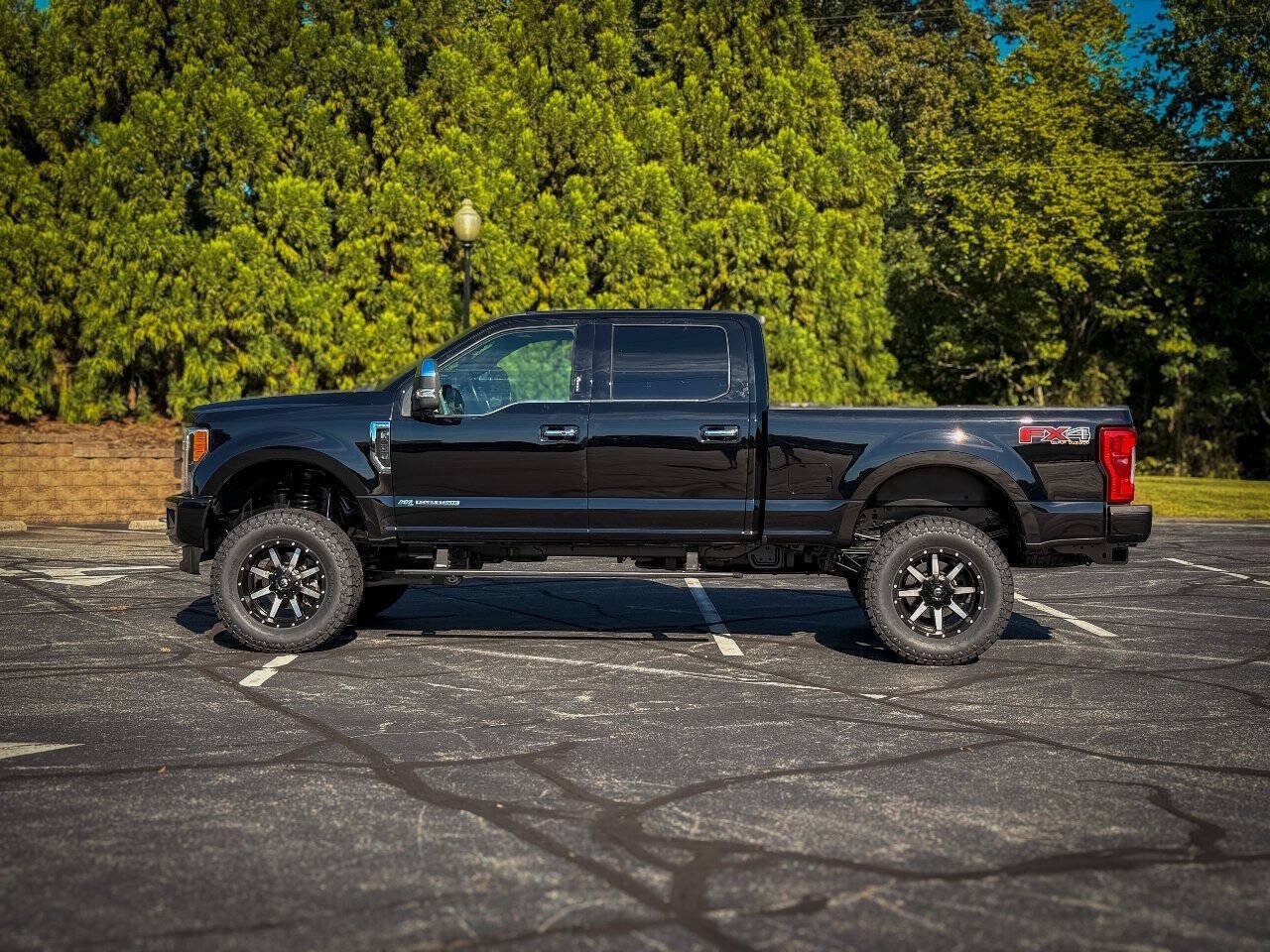 Used 2017 Ford F350 Platinum w/ Platinum Ultimate Package AWD/4WD image 6