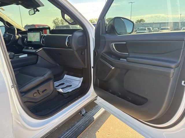 Used 2025 Ford Expedition Max Platinum w/ Stealth Performance Package AWD/4WD image 23
