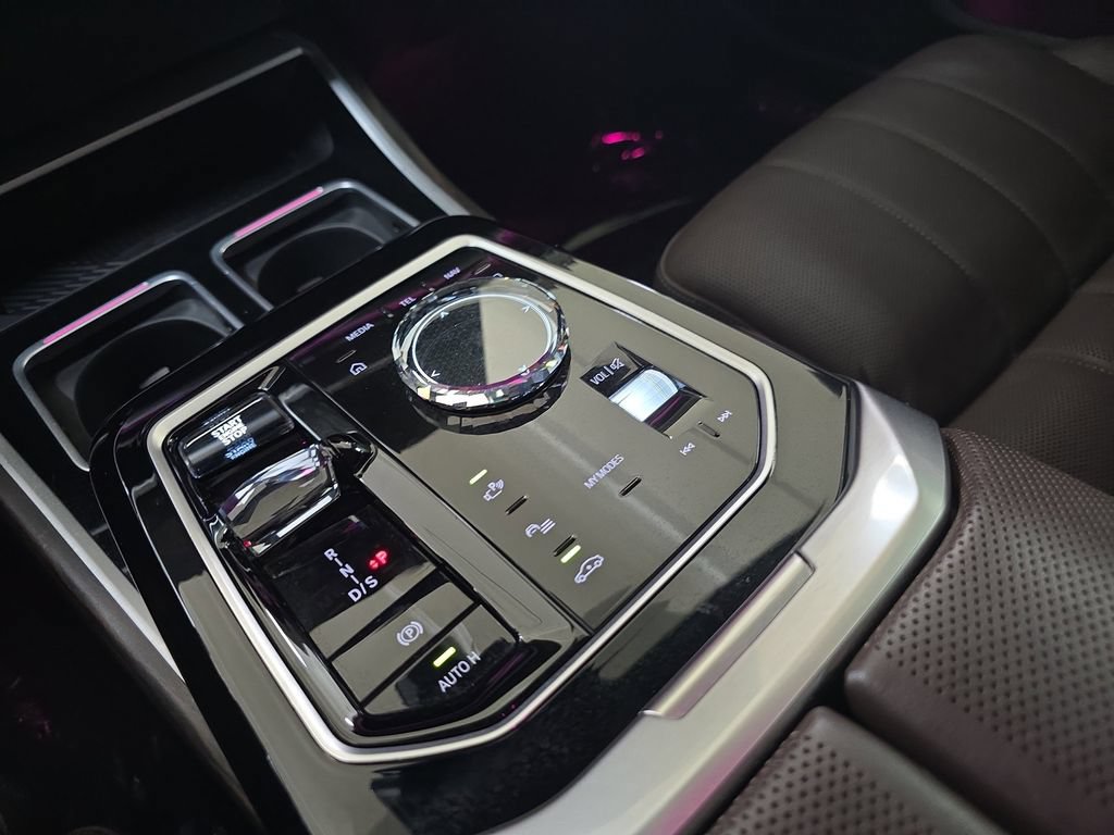 Certified 2023 BMW 740i RWD image 26