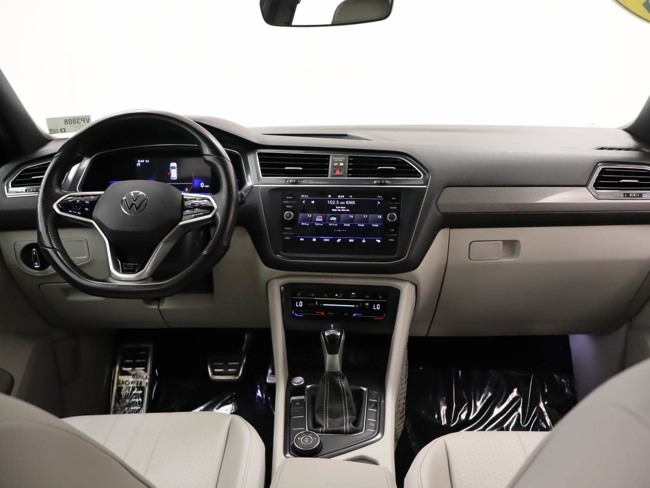 Used 2023 Volkswagen Tiguan SE R-Line AWD/4WD image 13