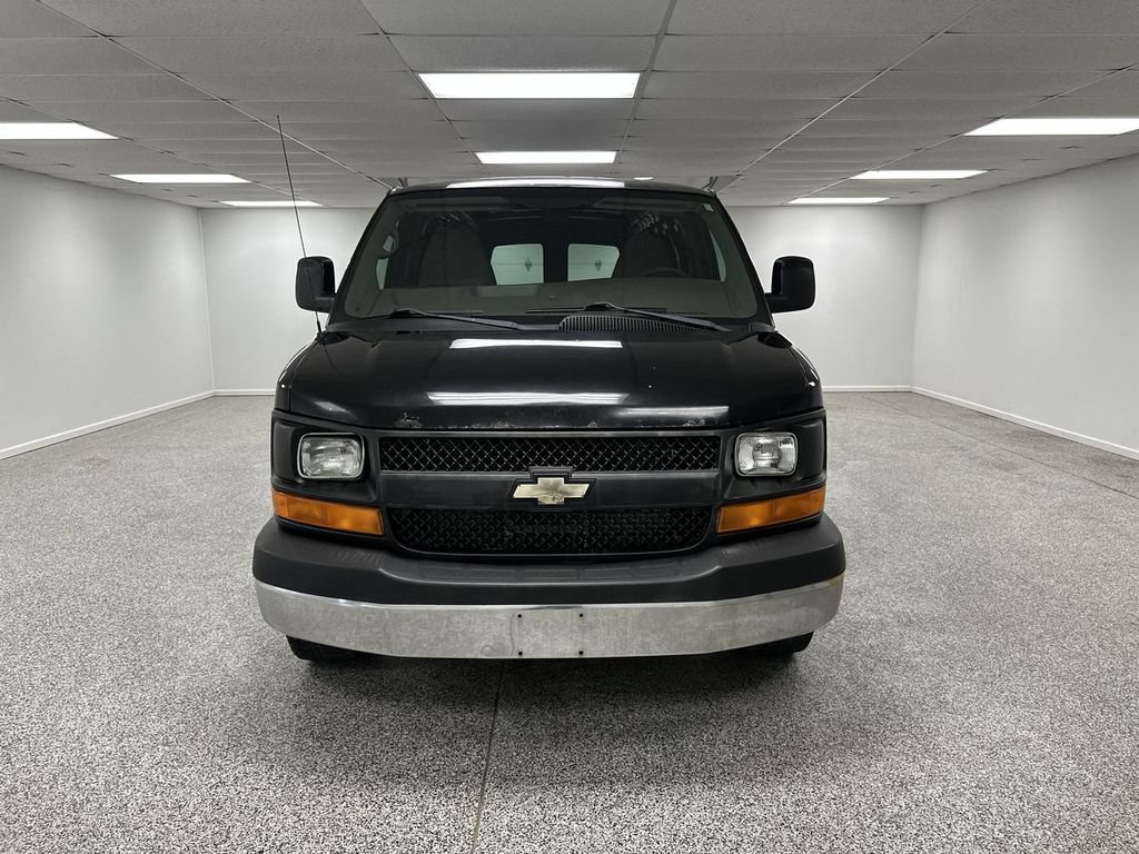 Used 2010 Chevrolet Express 2500 RWD image 3
