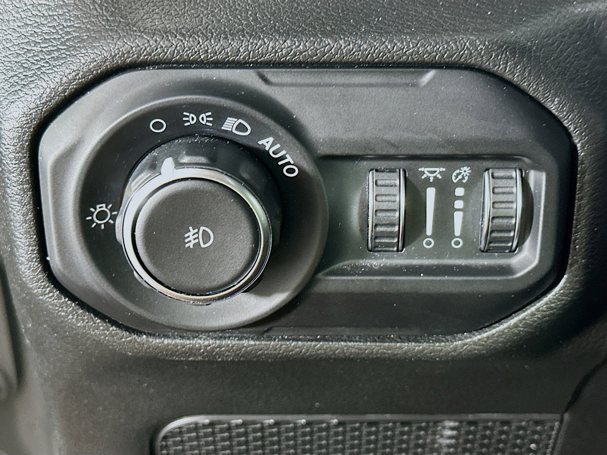 Used 2022 Jeep Wrangler Sport S image 16