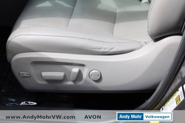 Used 2014 Toyota Highlander Limited Platinum FWD image 19