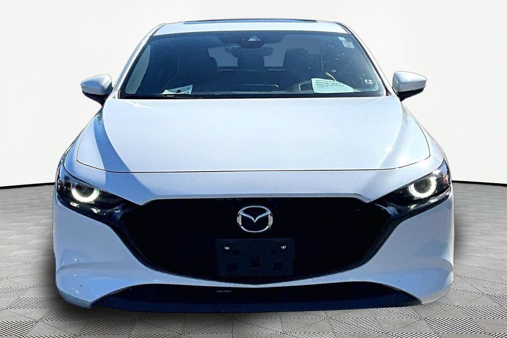Used 2019 MAZDA MAZDA3 Hatchback w/ Premium Package FWD image 3