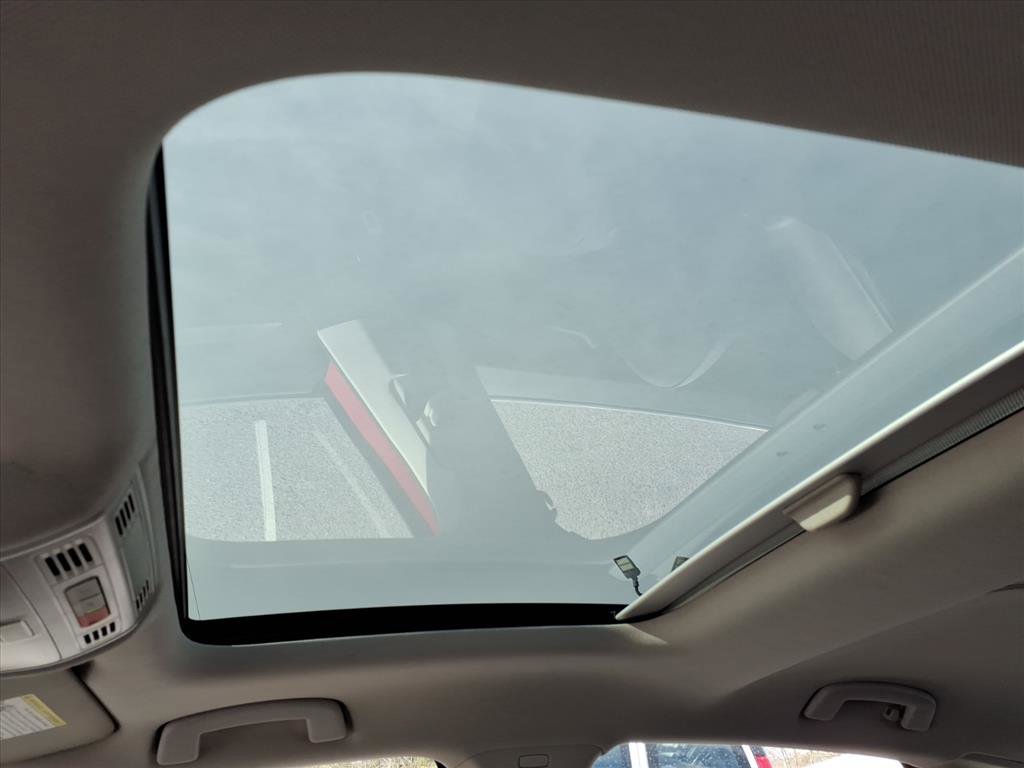 Used 2020 Volkswagen Jetta SE w/ SE Cold Weather Package image 18