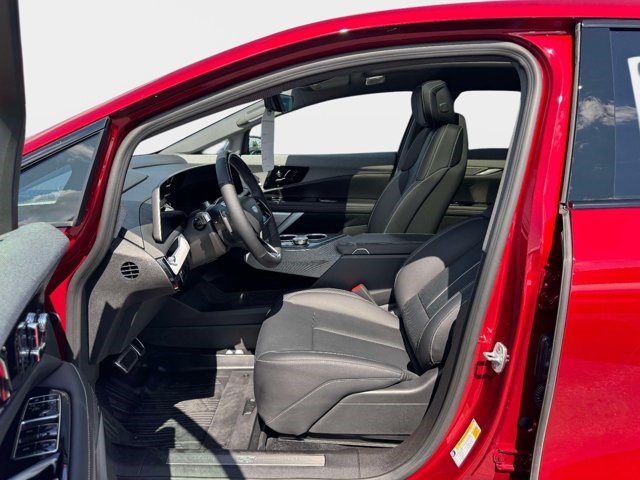 Certified 2025 Cadillac Optiq Sport 2 w/ LPO, Floor Liner Package AWD/4WD image 20