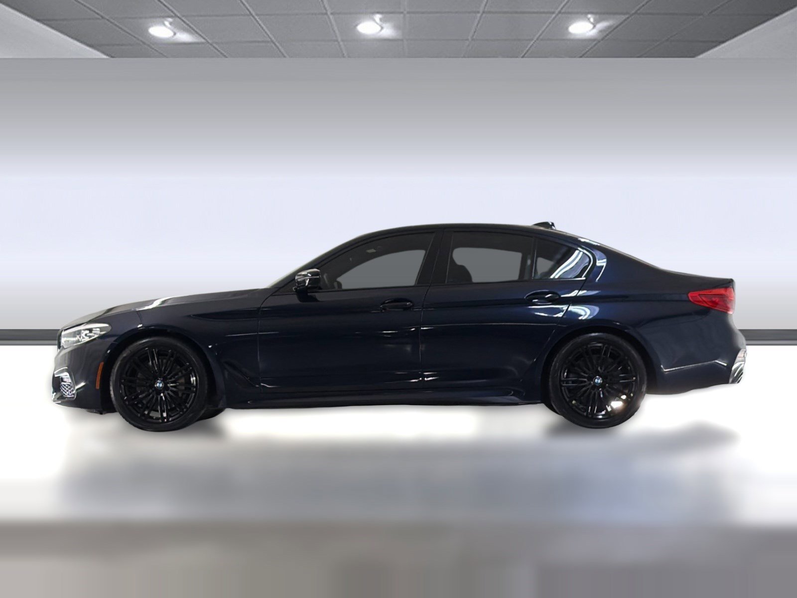 Used 2019 BMW 540i w/ M Sport Package RWD image 2