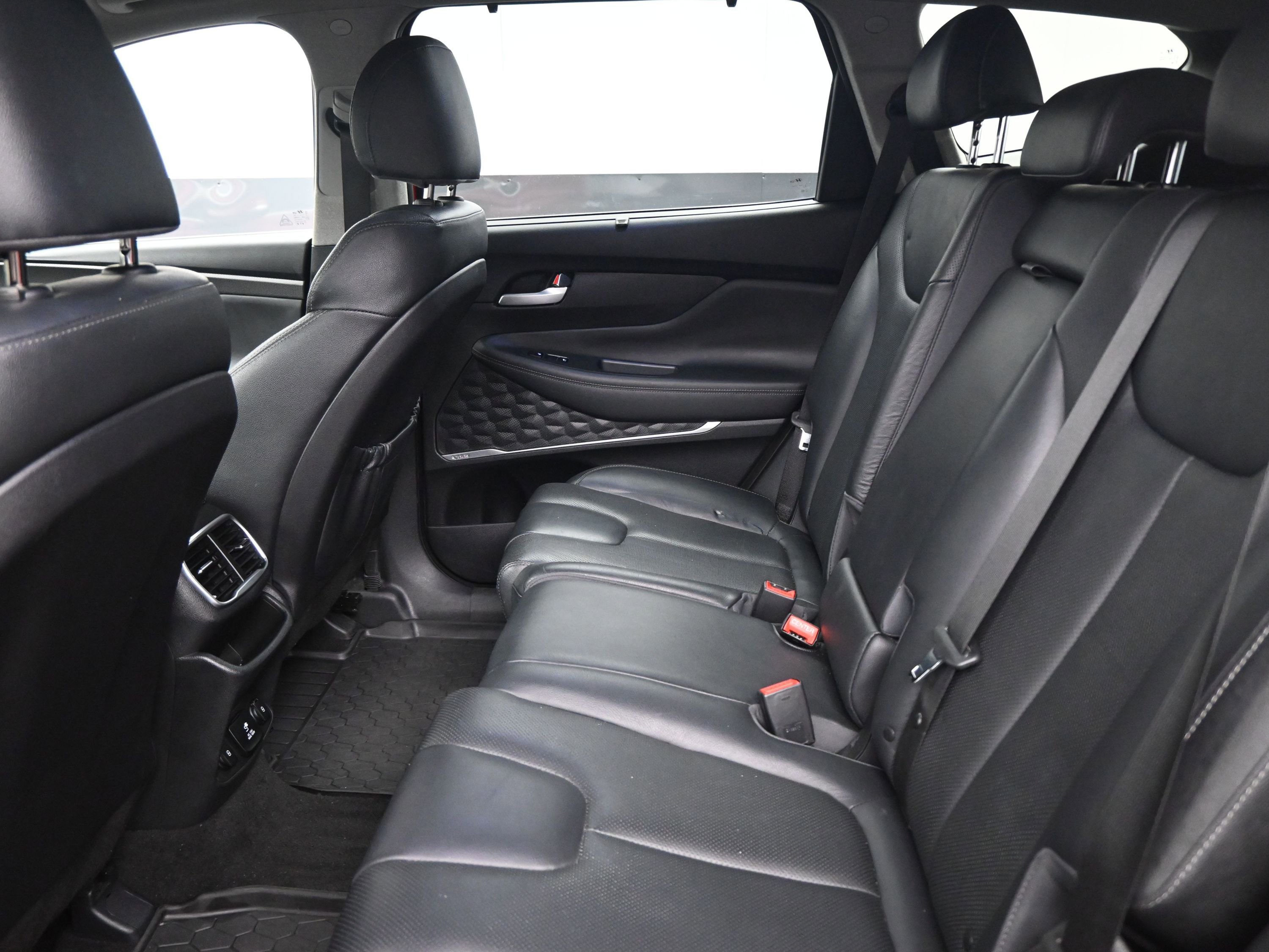 Used 2020 Hyundai Santa Fe Limited image 15