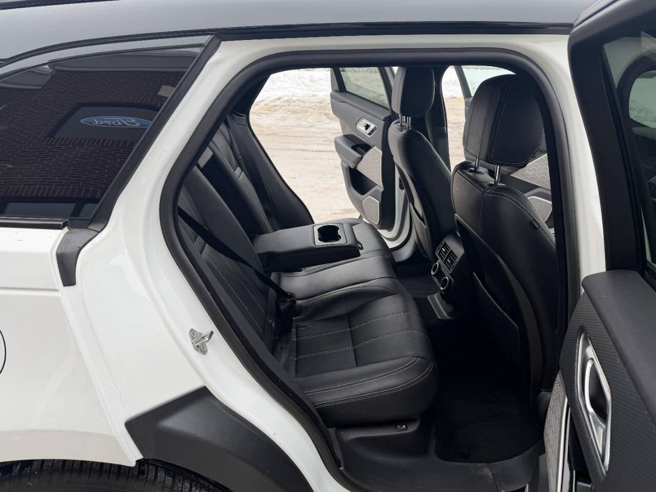 Used 2018 Land Rover Range Rover Velar R-Dynamic SE image 26