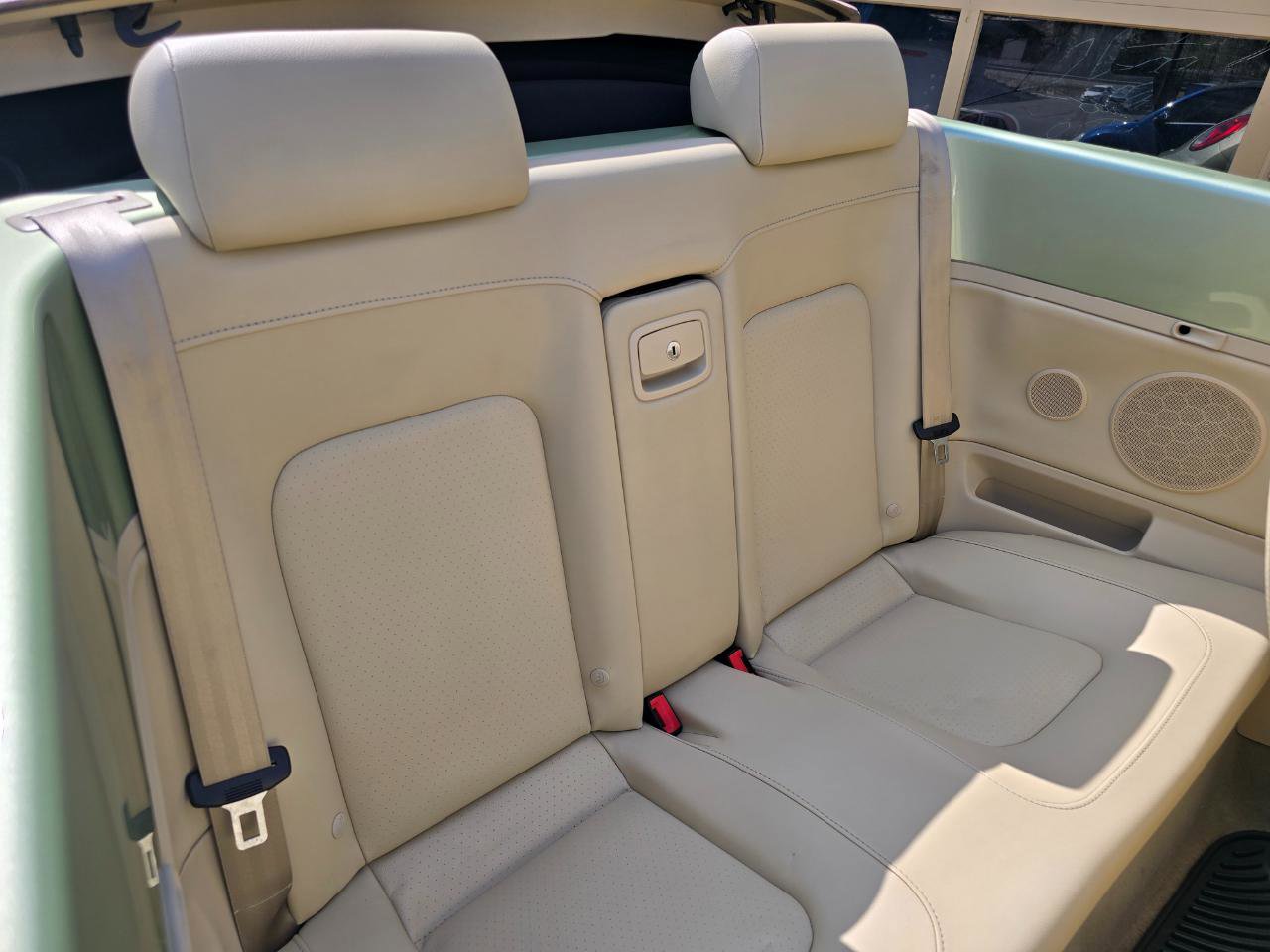 Used 2008 Volkswagen Beetle SE image 12