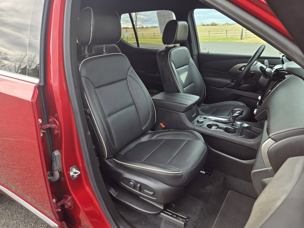 Used 2023 Chevrolet Traverse Premier image 26