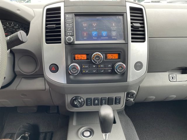 Used 2021 Nissan Frontier SV w/ Midnight Edition Floor Mats AWD/4WD image 15