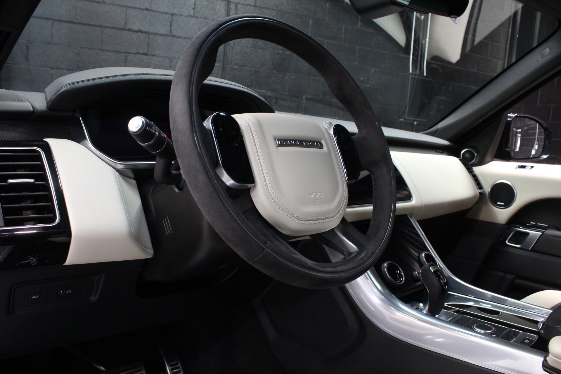Used 2022 Land Rover Range Rover Sport HST AWD/4WD image 30