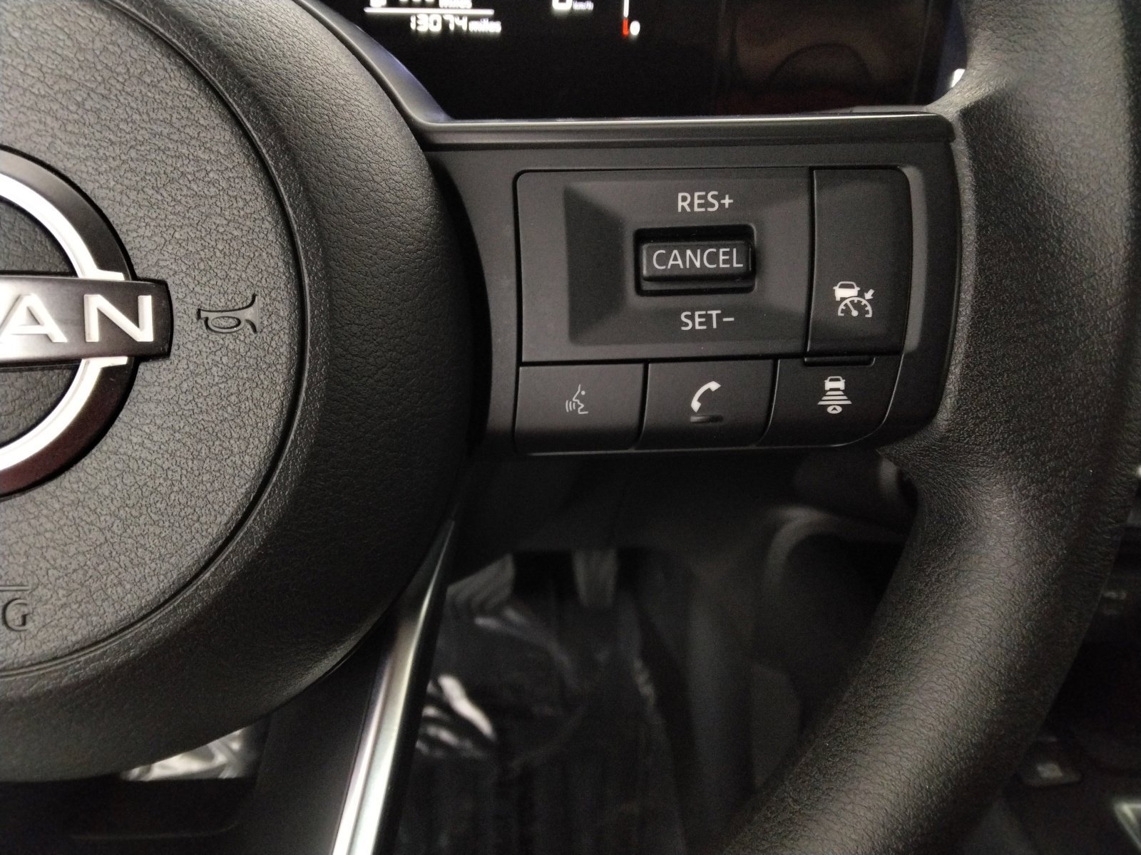 Used 2026 Nissan Kicks SV FWD image 13