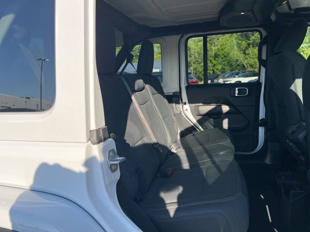 Used 2025 Jeep Wrangler Unlimited Sahara AWD/4WD image 14