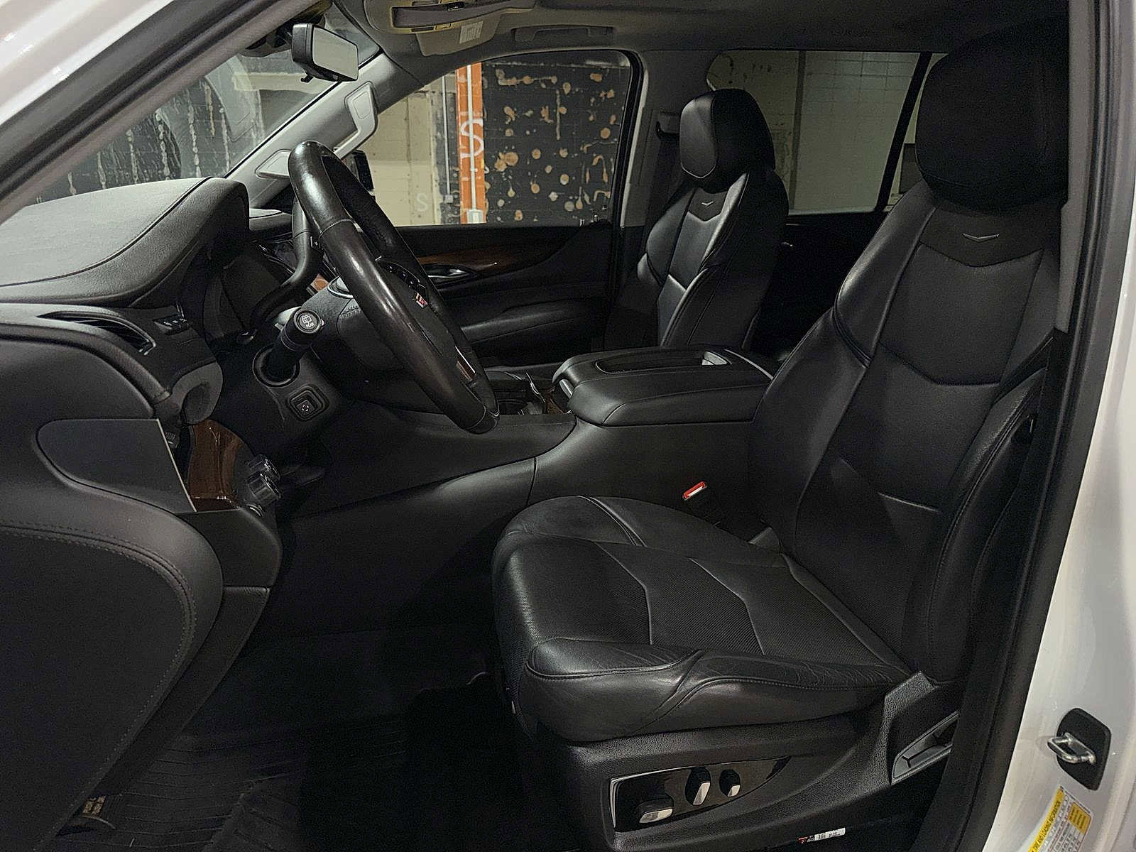 Used 2020 Cadillac Escalade ESV Luxury image 15