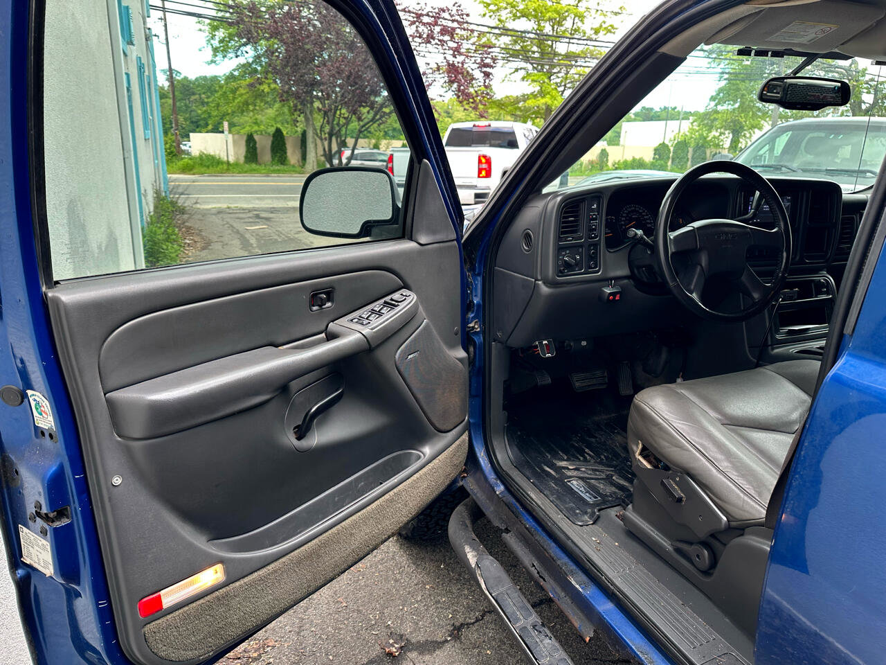 Used 2004 GMC Sierra 2500 SLE w/ Skid Plate Package image 15